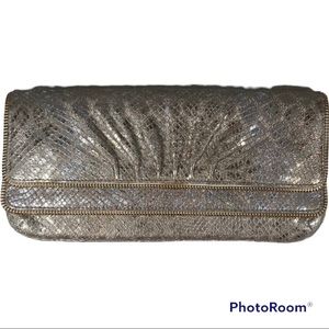 LAUREN MERKIN | Allie Metallic Clutch Zipper Edge
